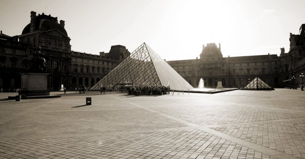 Piramide Louvre