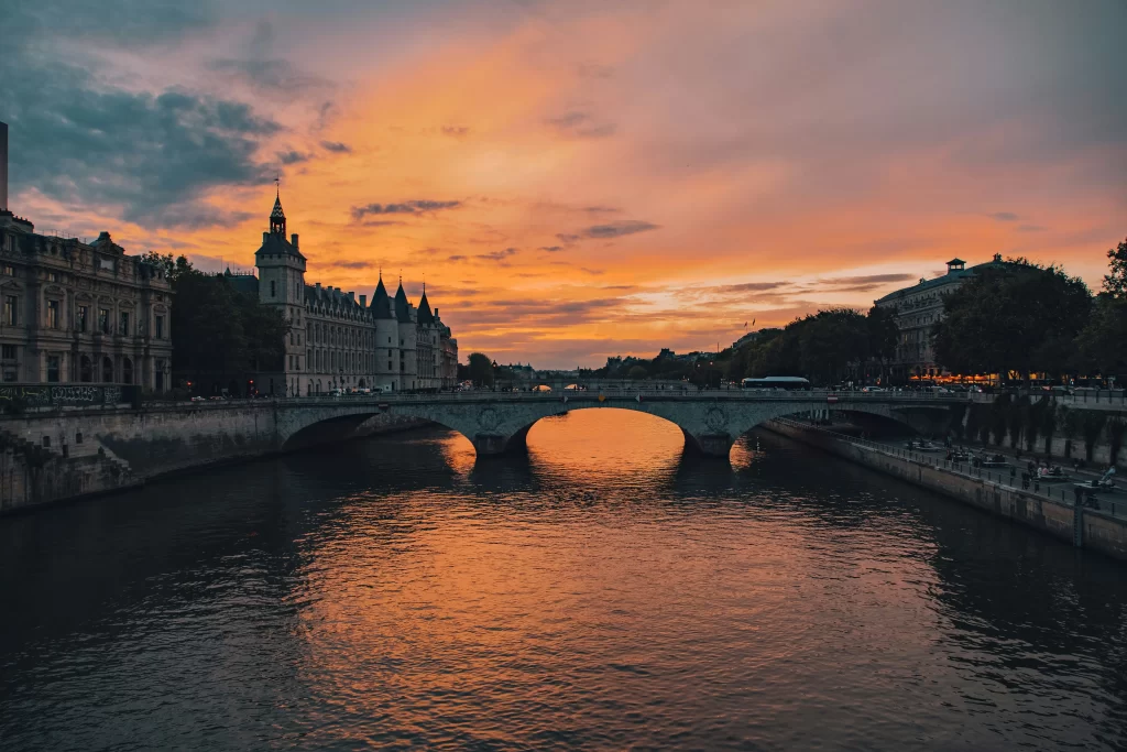 Things To Do In Paris At Night